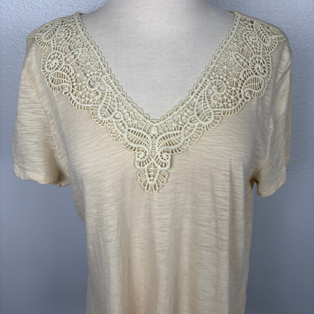 Maurices Cream Lace V‎ Neck Top Women's Large Short Sleeve Flowy Boho